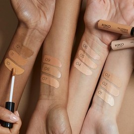 Kiko-KIKO MILANO - Full Coverage Dark Circles Concealer 02 Corrector líquido de alta cobertura para rostro y contorno de ojos.