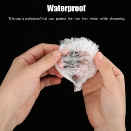 Cofias Desechable,100 PCS Tapa de ducha plástica desechables gorra de ducha del pelo Impermeabilice el plástico de la tira de los casquillos de ducha para el hotel