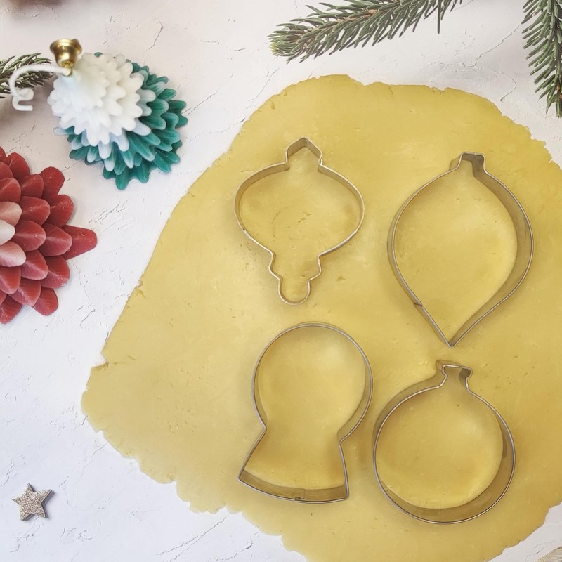 Christmas Ornaments Cookie Cutters, 4PCS Stainless Steel Snow Globe,Round Ornament,Teardrop