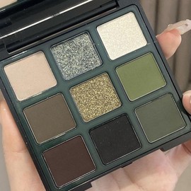 Full Matte Eyeshadow Palette - 9 Colors for Women, Soft Blendable Nudes & Browns for Natural Looks - Warm Nude Shades Green