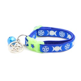 Collar para gatos Wicca con amuleto ocultista y cascabel | Collar para gatos con amuleto de bruja | Collar con amuleto de bruja para gatitos | Brilla en la oscuridad | Collar de seguridad con mecanis
