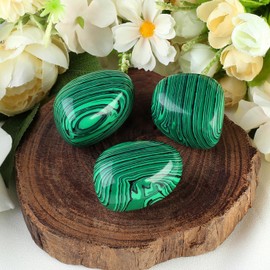 Hand Polished Oval Large Malachite Crystal Malachite Stone Desk Decor,8x6x1.7cm Healing Gemstone for Meditation, Home Décor, Natural Worry Stone for Stress Relief, Reiki Energy Balancing, Spiritu