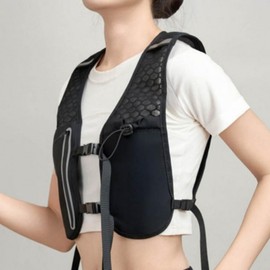 Spacious Vertical Pocket Running Vest with Rear Storage Black