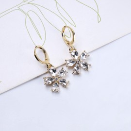 Allereya Vintage Crystal Flower Dangle Earrings Rhinestone Flower Hoop Earrings Clear Flower Drop Earrings Gold CZ Hoop Huggie Earrings Jewellery for Women and Girls (White)