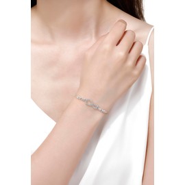 USEEDOVIA Infinity Sign Bracelet for Best Friend, Infinity AAA Cubic Zirconia Jewellery, Infinity Friendship Gifts for Breasts Girlfriend, Birthday Gift, Stone