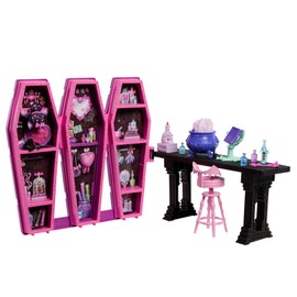 Monster High Toys and Accessories, Secret Potion Room Draculaura Playset with Cute Bat Count Fabulous, More Than 12 Pieces and Surprising Transformations JBF15