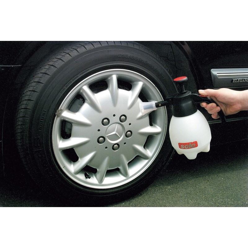 Solo 418 One-Hand Pressure Sprayer with Ergonomic Grip for Gardening,