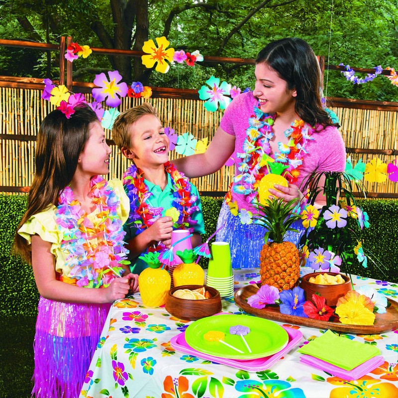 Fun Express Hibiscus Print Plastic Tablecloth (1 Piece) Luau &