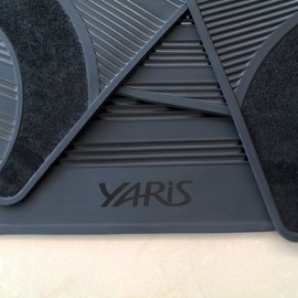 Tapetes Originales Compatible con Yaris 2005-2022 Uso RUDO (no Compatible con Yaris R)                                                                
