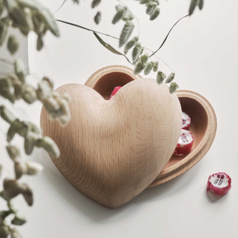 Spring Copenhagen Heart Bowl Wooden Heart Tin Mencke & Vagnby