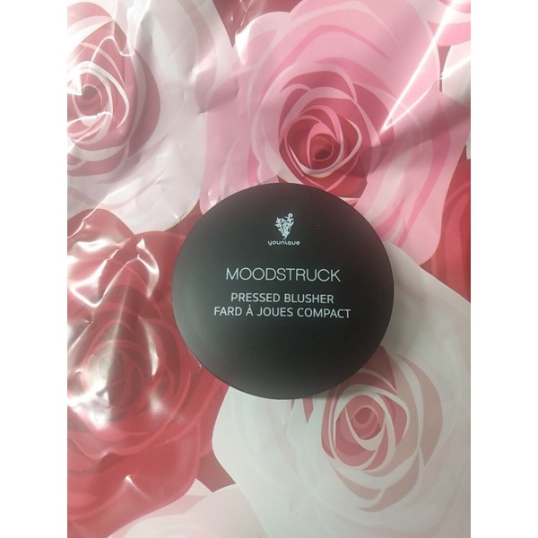 Younique MOODSTRUCK PRESSED BLUSHER - Surreal-