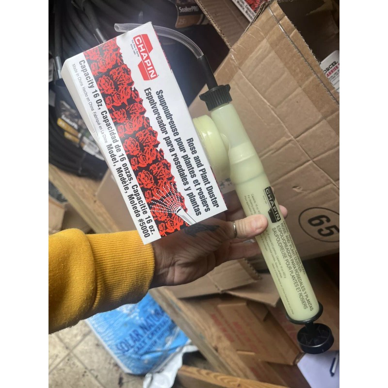 Chapin 16 Oz. Rose And Plant Hand Pump Duster Chapin