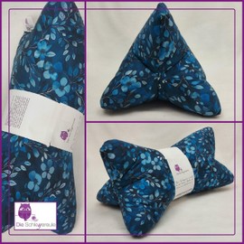 Leseknochen Nackenkissen Mixed bequem und waschbar! Handgestopft und genäht in Deutschland - Nutzbar als Nackenrolle Kissen Nackenrolle (Blumentraum Blau)