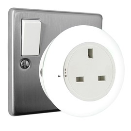 Uni-Com Plug-Through Colour Change Night Light with Dusk to Dawn Sensor, 3 Colour Settings, Energy Saving Long Life LEDs, Soft Light for Children’s Rooms, Bedrooms, Stairways & Hallways