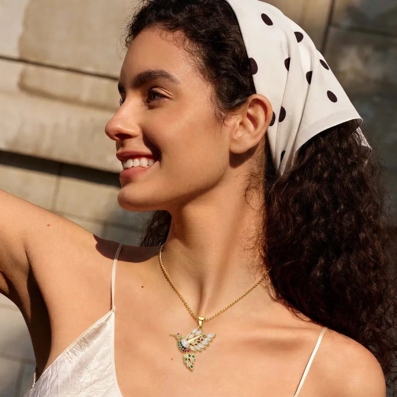 Collar Para Mujer Bano Oro 14k Dije Colibri Moissanita Multi