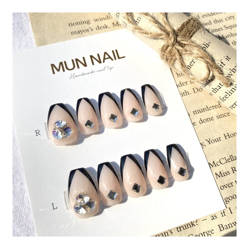 Black Swan Nail Tips - Short Oval / 블랙스완 네일팁