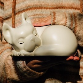 FUFYUKEY Dog Urns for Ashes, Pet Urns for French Bulldogs, Sleeping Resin Cremation Dog Urn, French Bulldog Ashes Keepsake, Pet Memorial Funeral Box for Doggie