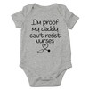 CBTwear I'm Proof My Daddy Can't Resist Enfermeras - Divertido