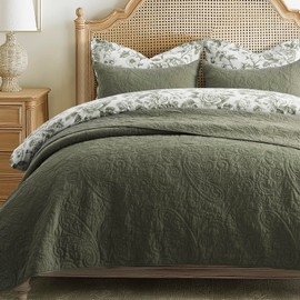 EVERGRACE 100% Cotton Paisley Quilt Set, Queen Size 3 Piece Set – Prewashed Lightweight Bedspread with 2 Shams, Soft & Breathable Coverlet for All-Season Comfort, Olive Green