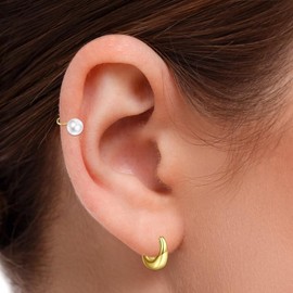 AceFun 2Pcs Chunky Ear Cuffs for Women Teen Dainty 14K Gold Plated Non Piercing Cuff Earring Trendy Pearl Ear Cuff Hypoallergenic Clip on Cartilage Jewelry Fake Earrings