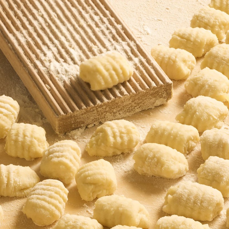 4 Pieces Gnocchi Board Set, Includes Plastic Trapezoidal Baking Scraper,