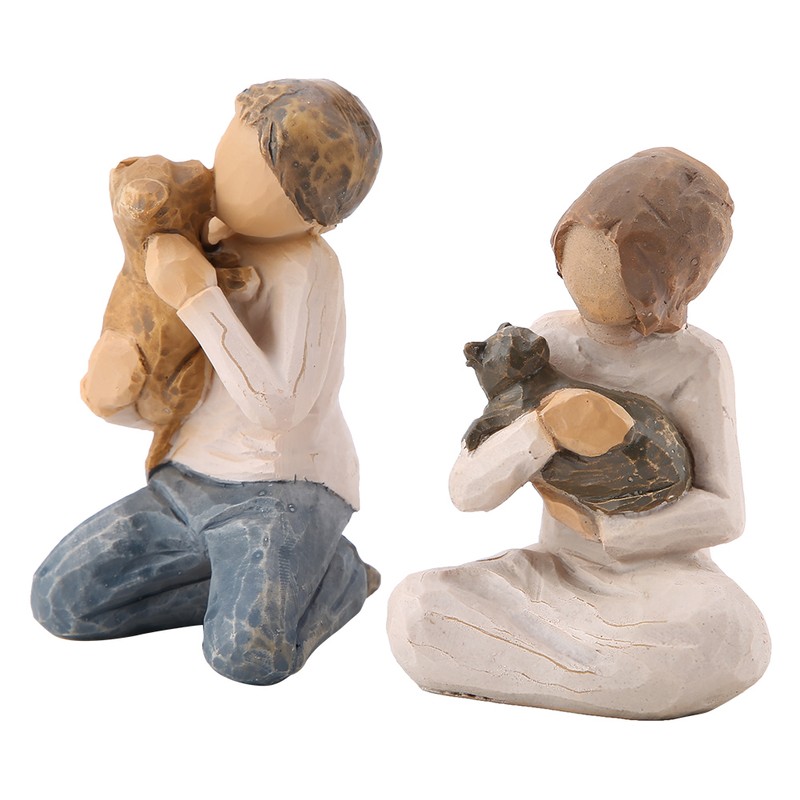 2pcs Man&Woman Hugging Pets Shape Resin Figurine Decoration Statue Model
