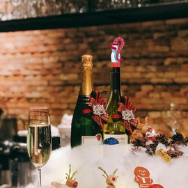 Glass Snowman Wine Stopper - Reusable Silicone Red Bottle Seal, Perfect Decor for Christmas and Winter Party Favors