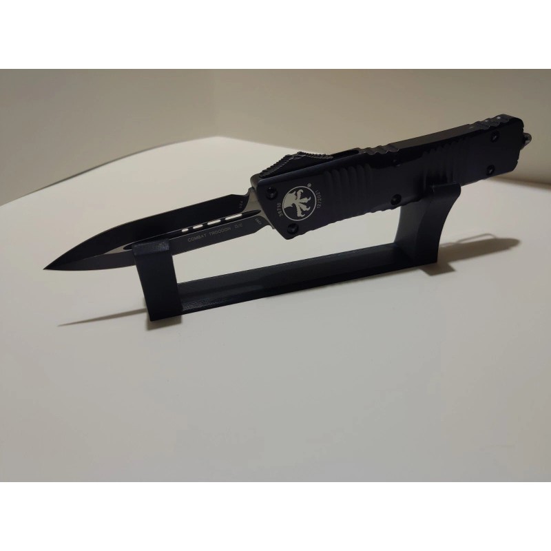 Universal knife display stand