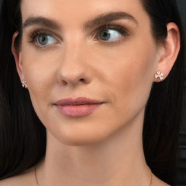 Diamond Treats Rose Gold Lucky 4 Leaf Clover Earrings in 18K Rose Gold Plated 925 Sterling Silver with White Cubic Zirconia Stones, Rose Gold Clover Stud Earrings for Women and Teen Girls