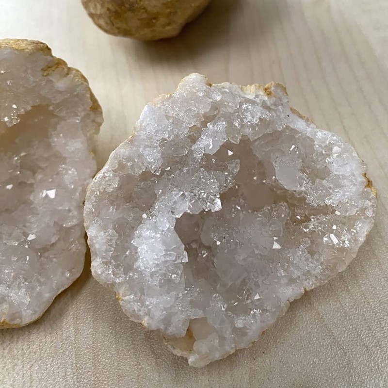 VIE White Quartz Geode Pairs, Size 00