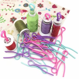 HONEYSEW Keep Your Bobbin Threads Matched Up with Your Thread Spools Bobbins Buddies Set of Sewing Machine Quilting Supplies Sewing Products Thread Holder Plastic Bobbin Clips (30)
