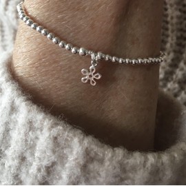 Sterling Silver 925 Beaded Stretch Open Flower Charm Bracelet