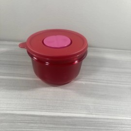 Tupperware Rock N Serve Small Round 1.5 Cups Microwaveable Red New!