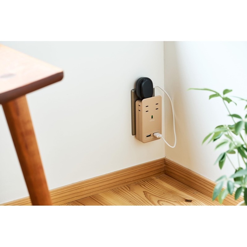 Fargo SATI COLOR CT221BE Wall Mounted Power Strip with Smartphone