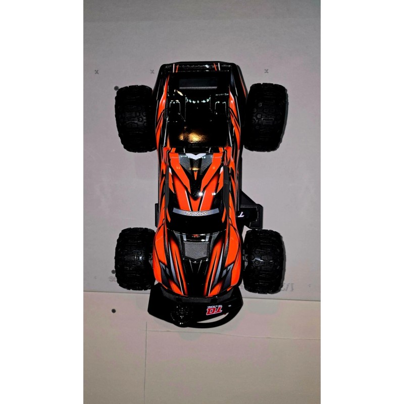 Traxxas Mini Maxx Display, Wall mount with Controller holder