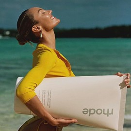 Rhode- por Hailey Bieber piña refrescante EL LIMPIADOR DIARIO 150 ml/ 5 fl oz