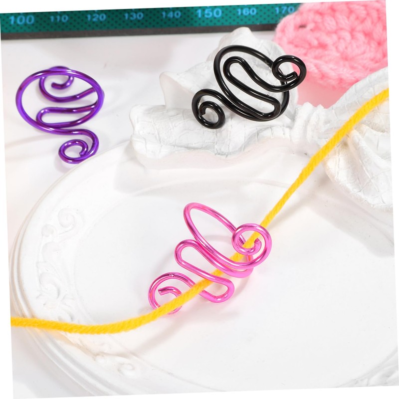 TEHAUX 9pcs Adjustable Crochet Rings Yarn Guide Finger Holders for