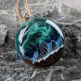 SEKDAQ Luminous Snow Mountain Polar Lights Necklace, Micro Landscape Night Light Resin Creative Pendant, Handmade Lighting Necklace, One size, Resin, Agate