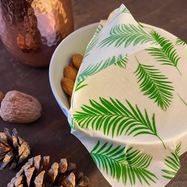 beeskin Beeswax Cloth Roll for Keeping Fresh & Storage of Food - Flexible Cut to Size Wax Paper - 30 x 95 cm (Palm)