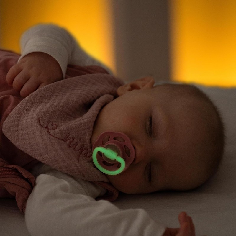 NIP Cherry Round Dummy Night 0-6 Months, Luminous Dummy, from