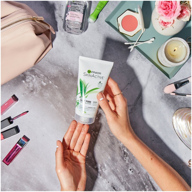 Garnier SkinActive Exfoliating Face Scrub with Green Tea, Oily Skin,