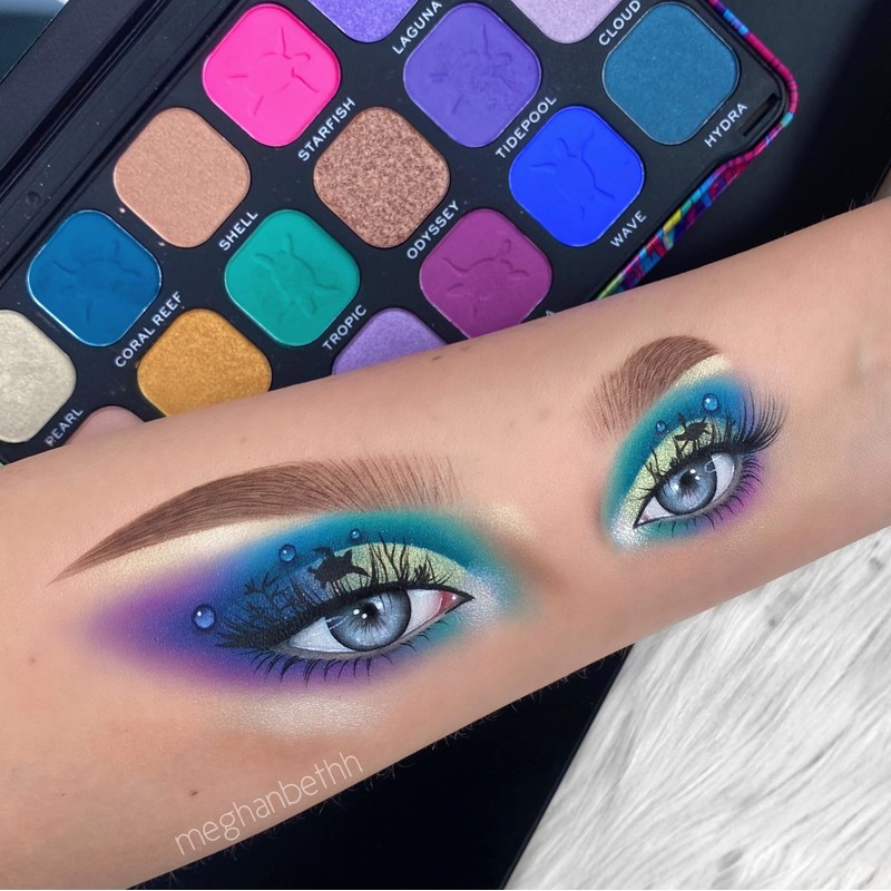 Makeup Revolution, Forever Flawless Eyeshadow Palette, Unconditional Love, 18 Shades,