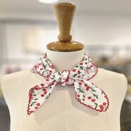 Ifne 대구백화점 발리스윗체리쁘띠스카프(SP4ZAM05) Daegu Department Store Ballis Sweet Cherry Petit Scarf (SP4ZAM05)