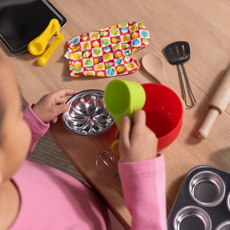 Melissa & Doug Baking Play Set (20 pcs) - Play