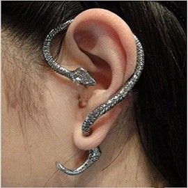 Punk Gothic Fashion Snake Ear Clip Cuff Earring - One Item w/Random Color