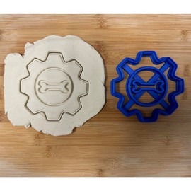 Gear Shaped Cookie Cutter with Wrench Design for Mechanics and Engineers 4x4