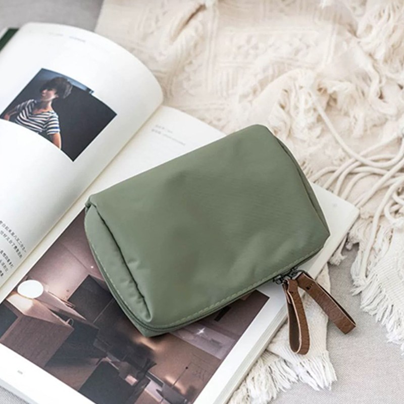Mini Makeup Bag Portable Easy to Clean Small Cosmetic Bag