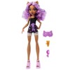 Monster High Muñeca Reveal Pijamas Monstruosas Clawdeen para niñas de