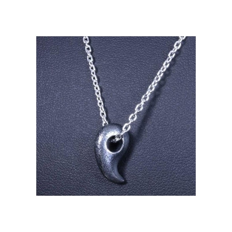 Ryuzu 950 Silver Men’s Three Sacred Treasures Pendant, Yashakui Magatama