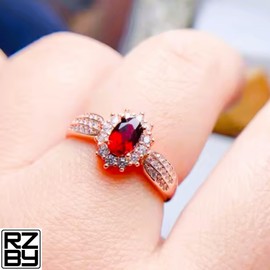 Natural Garnet Ring, Razzberry Custom Gemstone Designs, 18k Rose Gold Plated 925 Sterling Silver, 4mm x 6mm Oval Cut, included velvet ring box